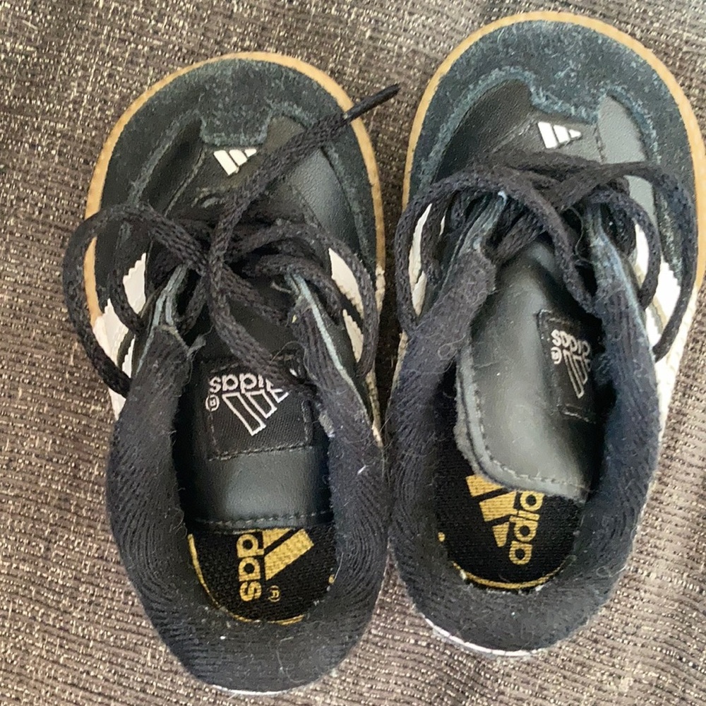 NWOT Toddler Sambas